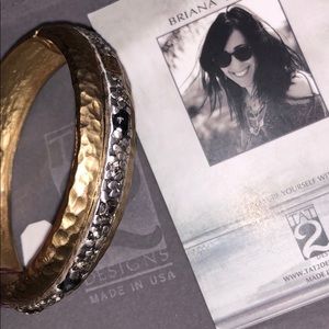 TAT 2 DESIGNS GOLD LLEIDA HAMMERED COIN BANGLE